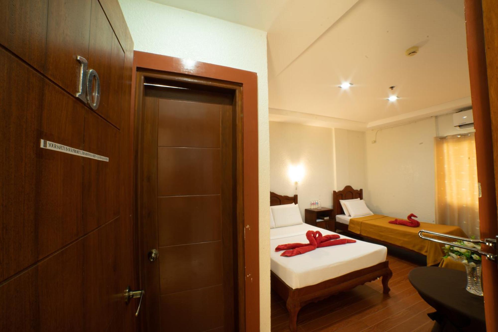 Casanas Suites Puerto Princesa Luaran gambar