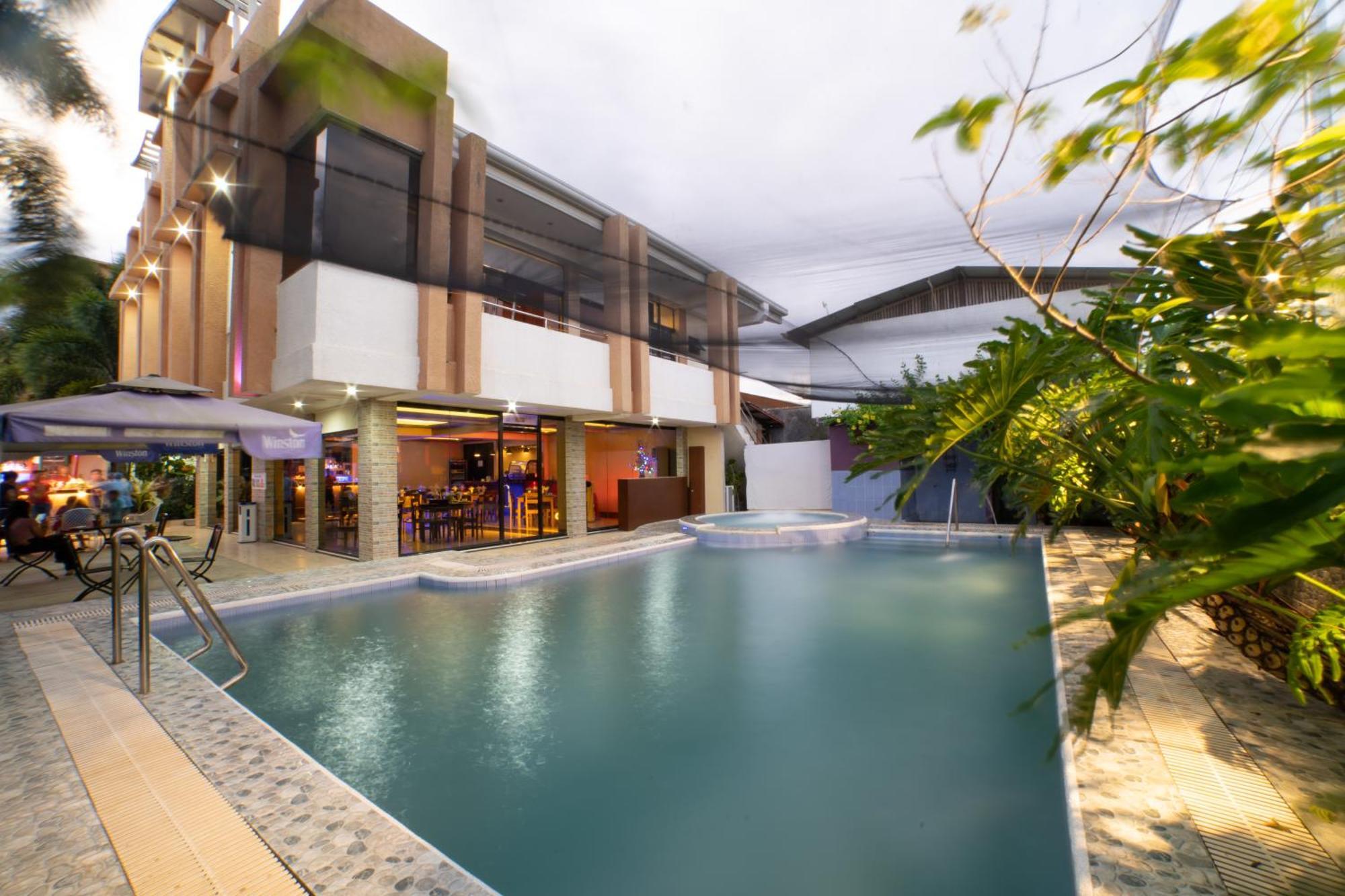 Casanas Suites Puerto Princesa Luaran gambar