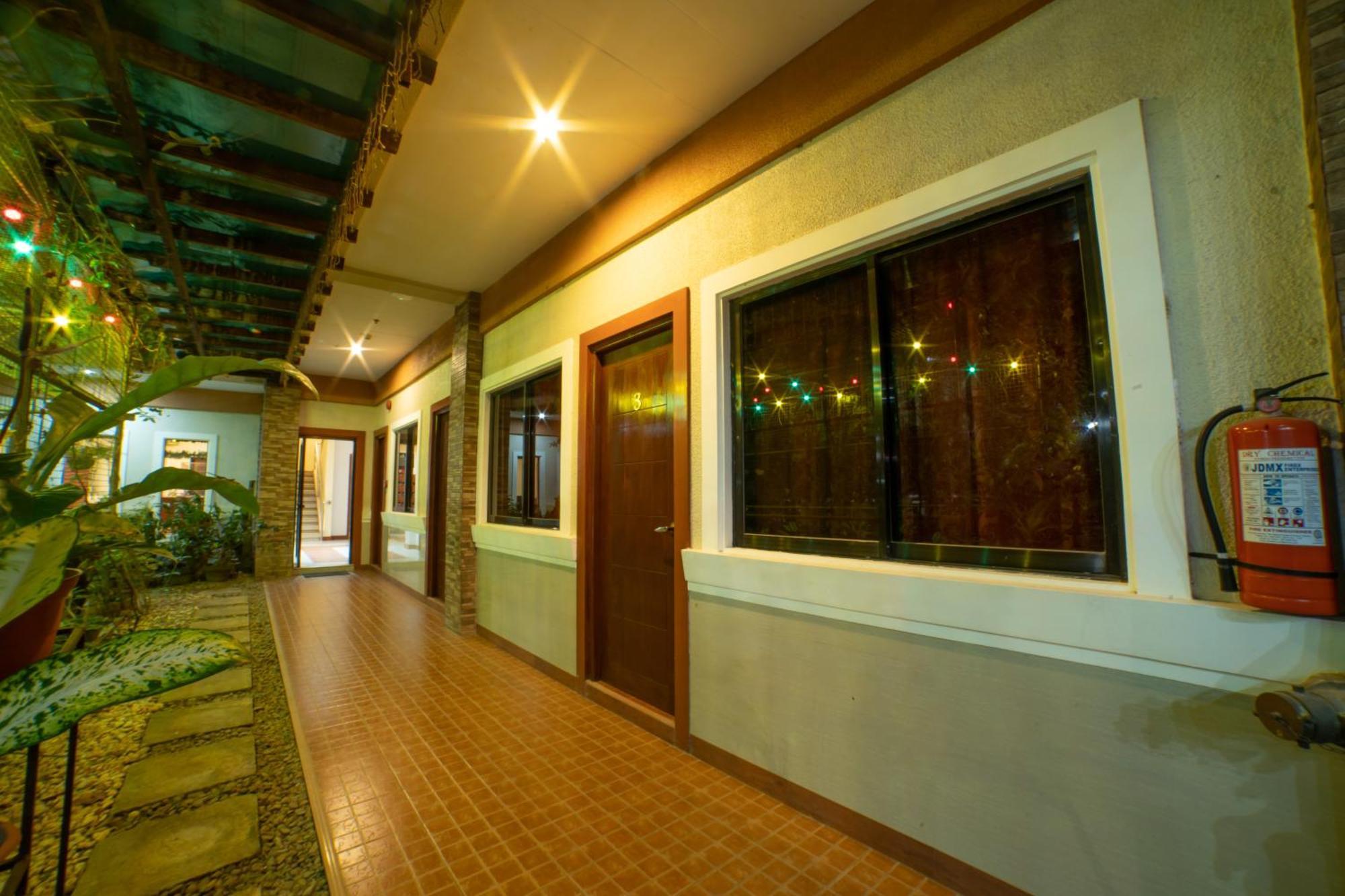 Casanas Suites Puerto Princesa Luaran gambar