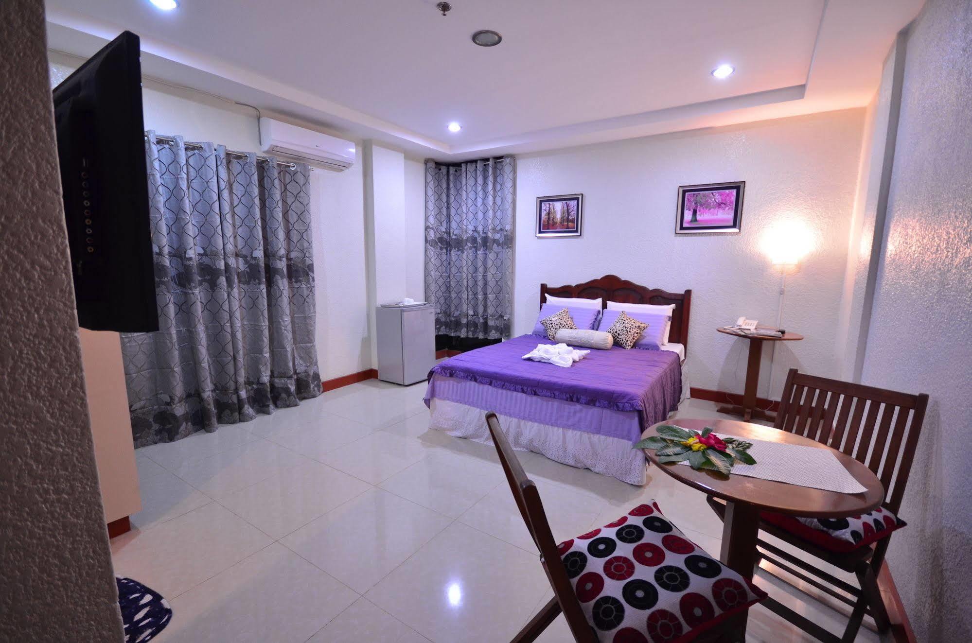 Casanas Suites Puerto Princesa Luaran gambar