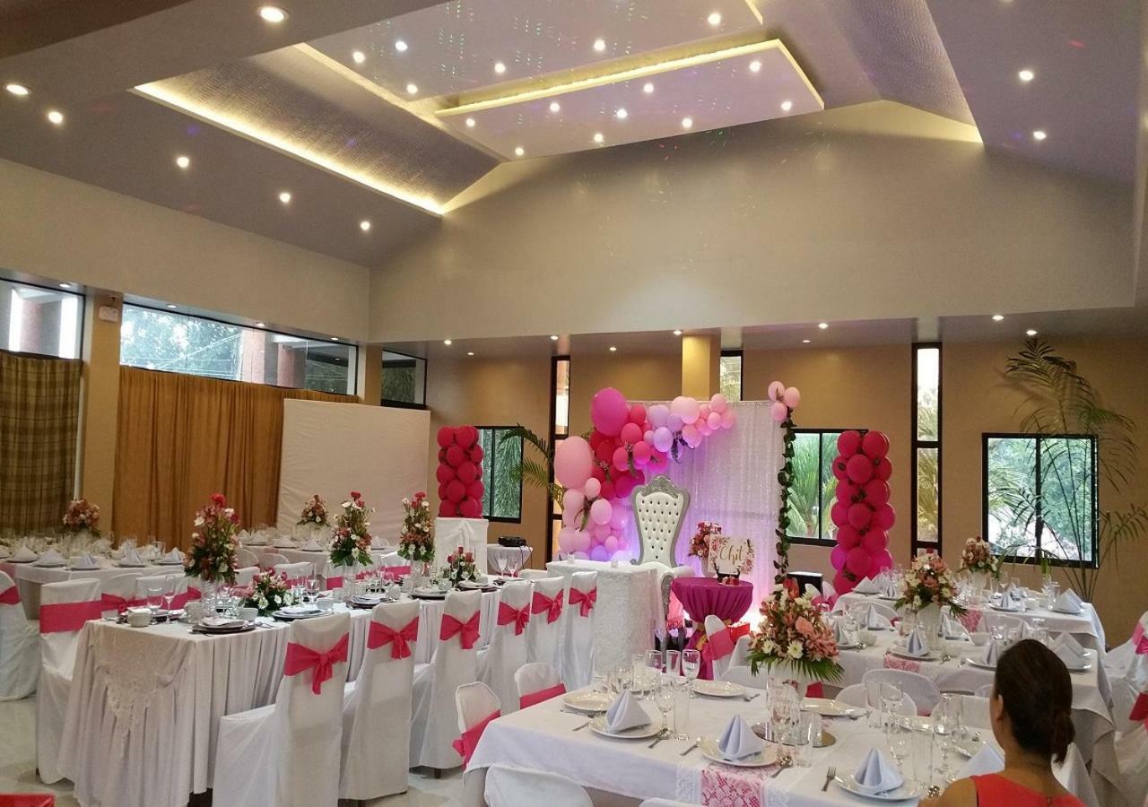 Casanas Suites Puerto Princesa Luaran gambar