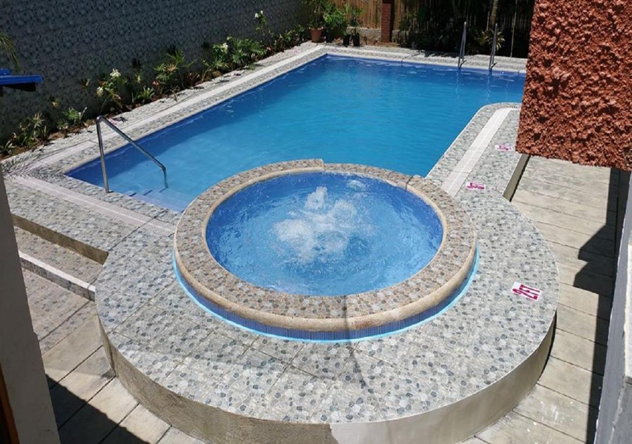Casanas Suites Puerto Princesa Luaran gambar